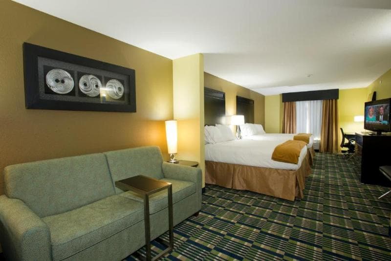 Holiday Inn Express Suites Morrilton 3