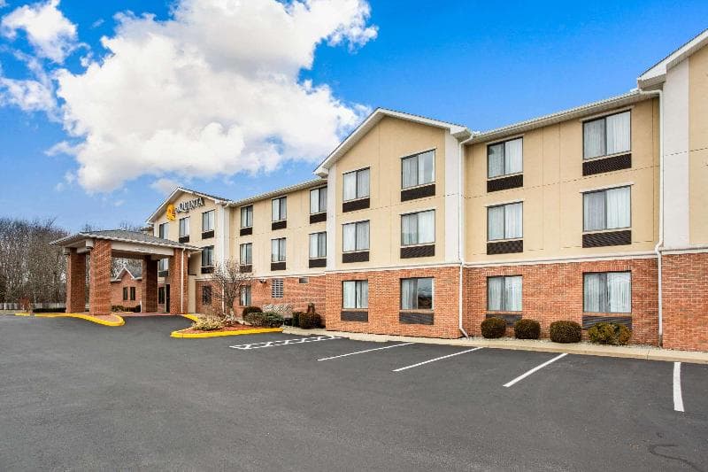 La Quinta Inn & Suites by Wyndham Norwich-Plainfield-Casino 4