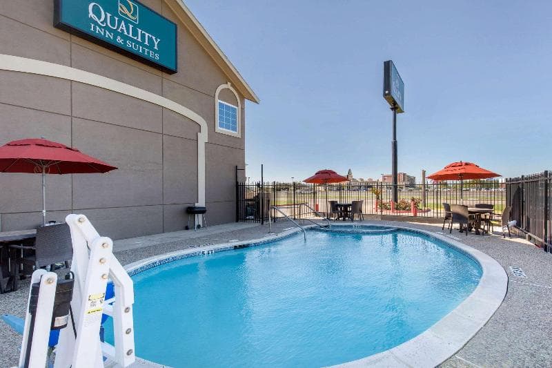 Quality Inn & Suites Port Arthur - Nederland 4