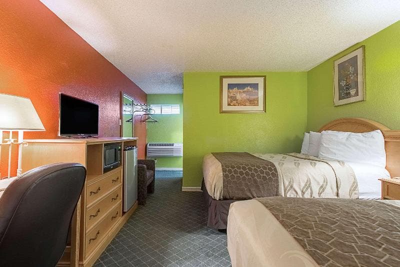Rodeway Inn 2