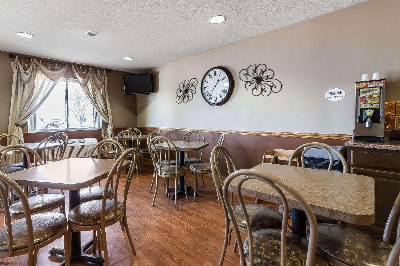 Rodeway Inn 3