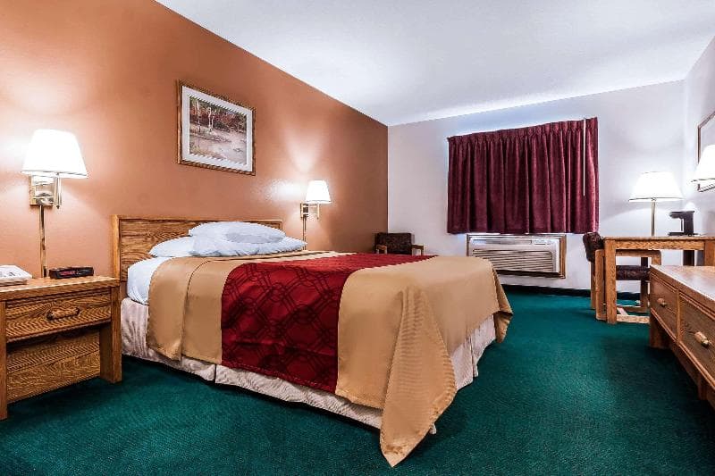 Rodeway Inn 4