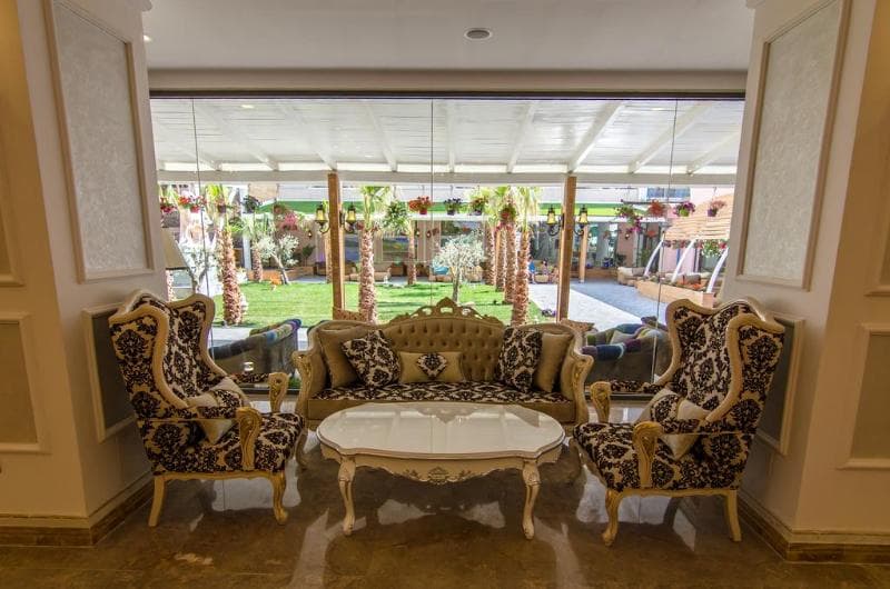 Phoenicia Royal 4