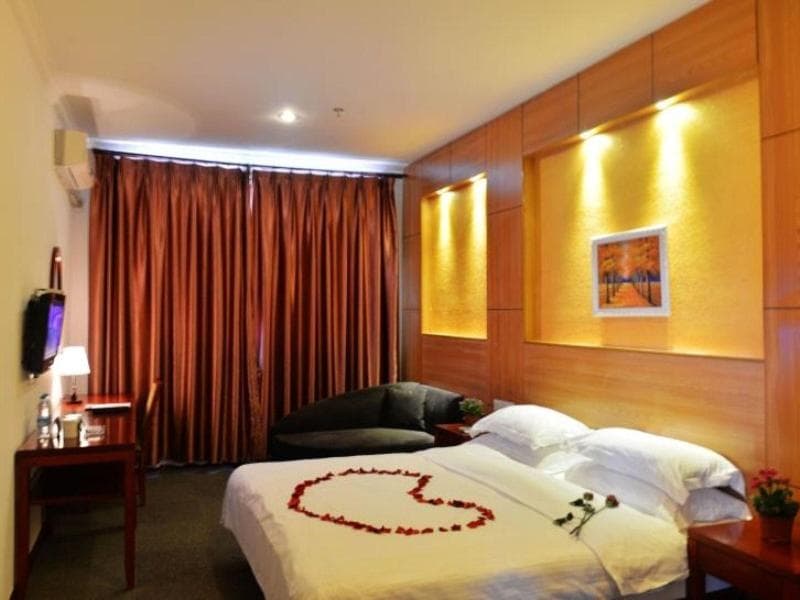 Greentree Alliance Shanghai Chongming Bayi Road Walking Street Hotel 2