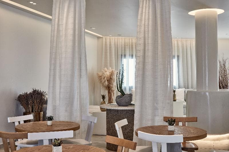 18 Grapes Hotel 4