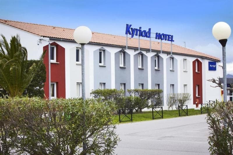 Hôtel Kyriad Direct Perpignan Aéroport photo 1