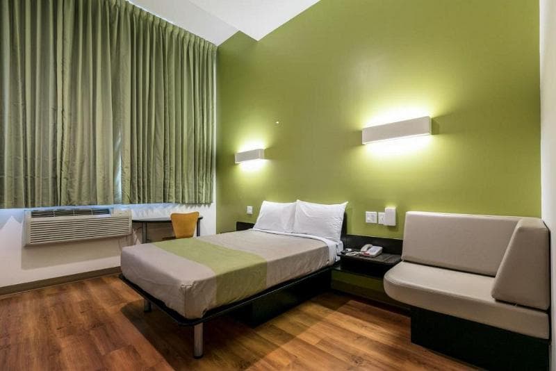 Feather Factory Hotel 4
