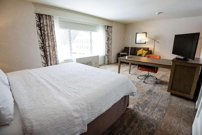 Hampton Inn & Suites Manchester, VT 2