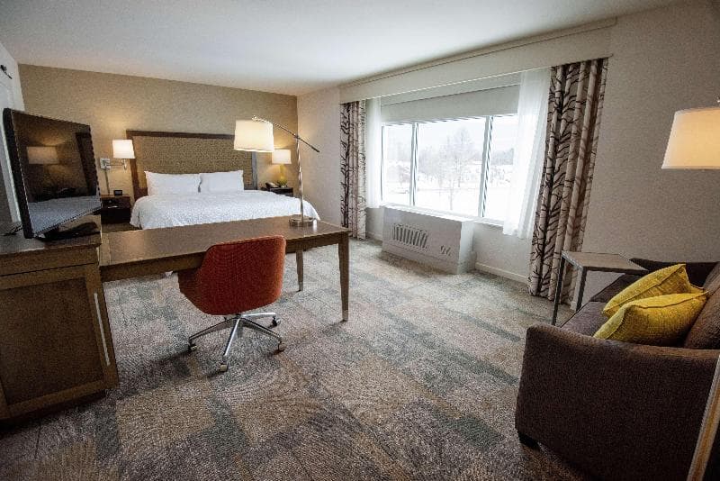 Hampton Inn & Suites Manchester, VT 3