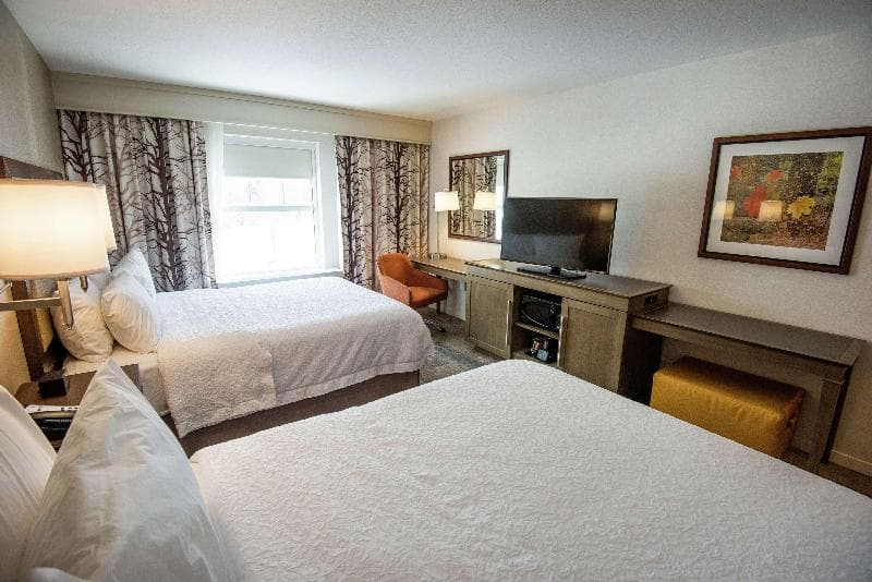 Hampton Inn & Suites Manchester, VT 4