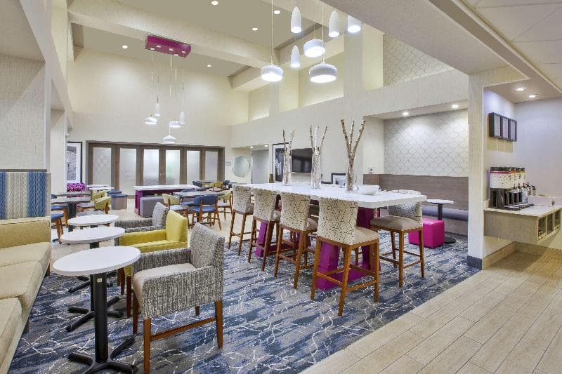 Hampton Inn & Suites Oakwood Village-Cleveland 4