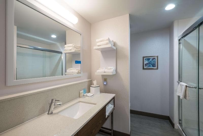 Hampton Inn Newport photo 1