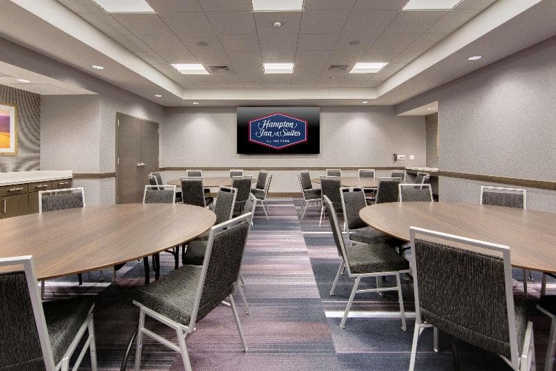Hampton Inn & Suites Fort Worth Downtown 5