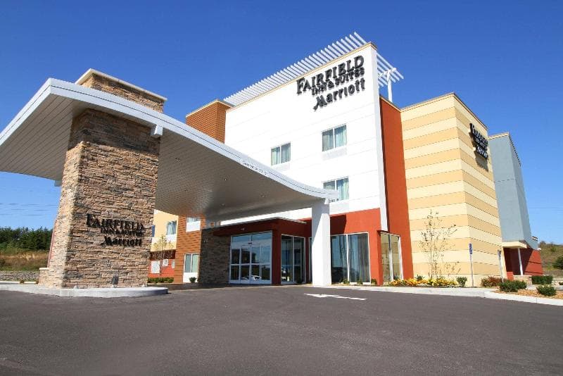 Fairfield Inn & Suites London 4