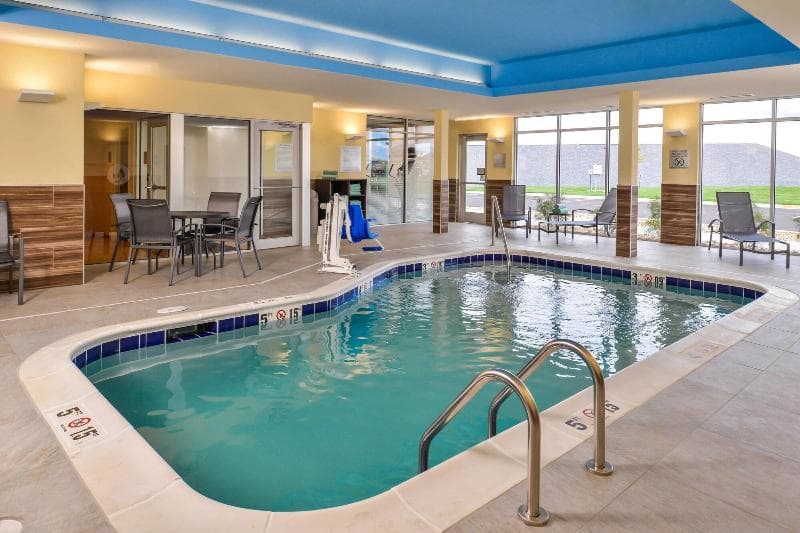 Fairfield Inn & Suites Warrensburg 2