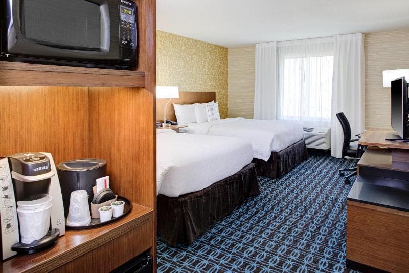 Fairfield Inn & Suites Bakersfield North/Airport 4