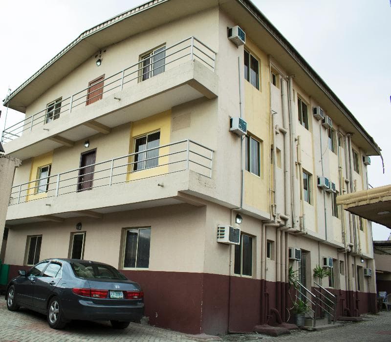 Maxton Suites Magodo main