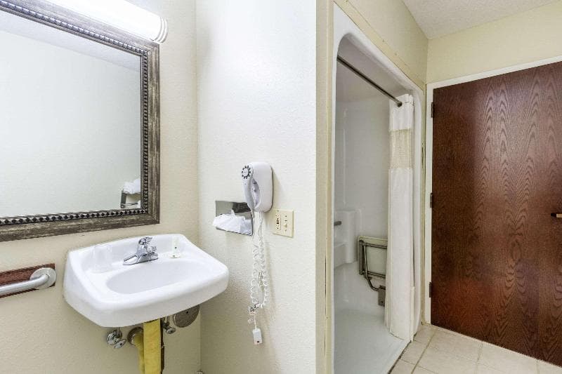 Americas Best Value Inn & Suites - N. Lima/Boardman 2