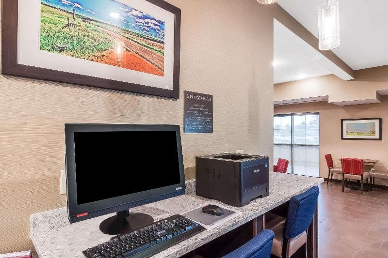 Comfort Suites La Vista photo 1