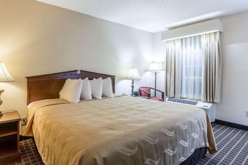 Quality Inn & Suites Near Lake Oconee photo 1