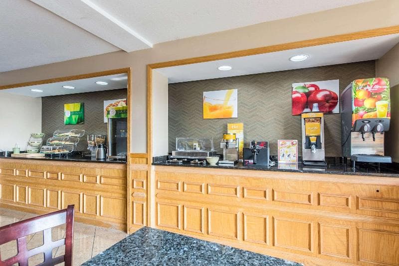 Quality Inn & Suites Hotel Muncie photo 1