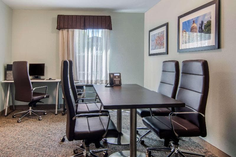 Clarion Inn & Suites Atlanta Downtown main