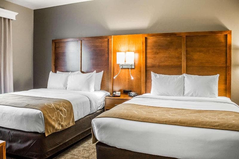 Comfort Suites Hartville 4