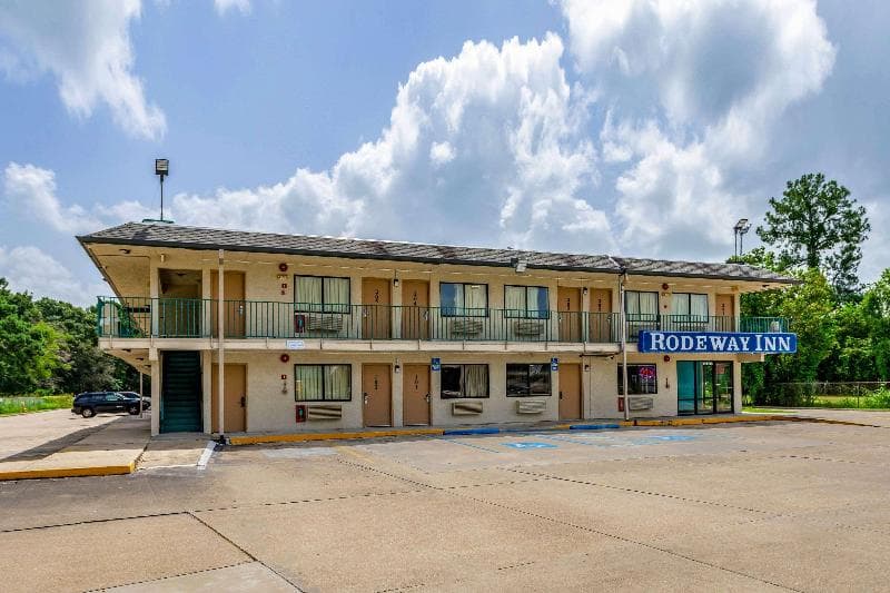 Rodeway Inn 3