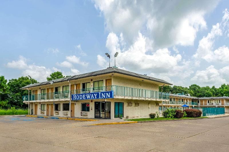 Rodeway Inn 4