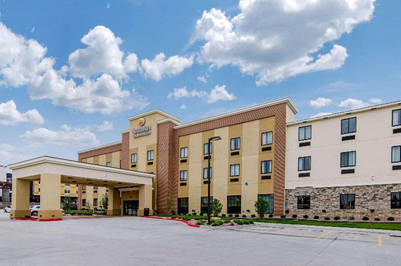 Comfort Inn & Suites Shawnee - Kansas City 3