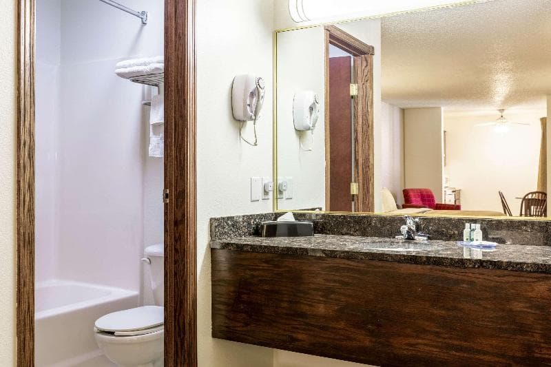 Quality Inn photo 1