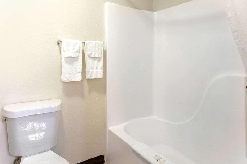 Quality Inn & Suites 5