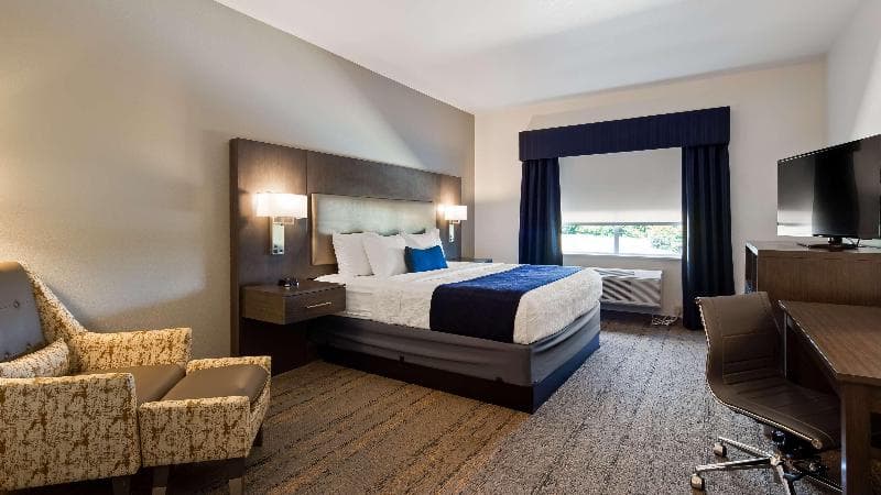 Best Western Plus Roland Inn & Suites photo 1