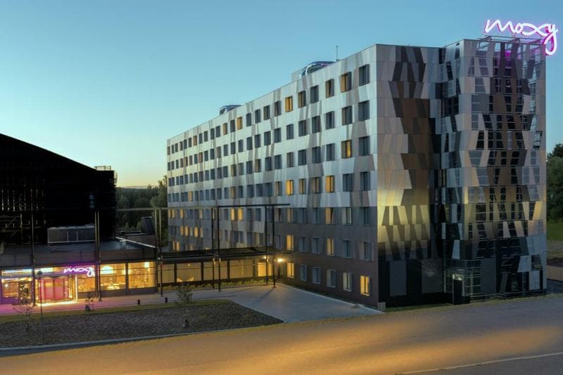 Moxy Oslo X 2