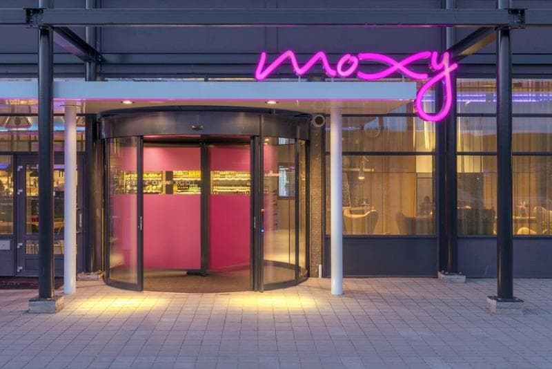 Moxy Oslo X 3