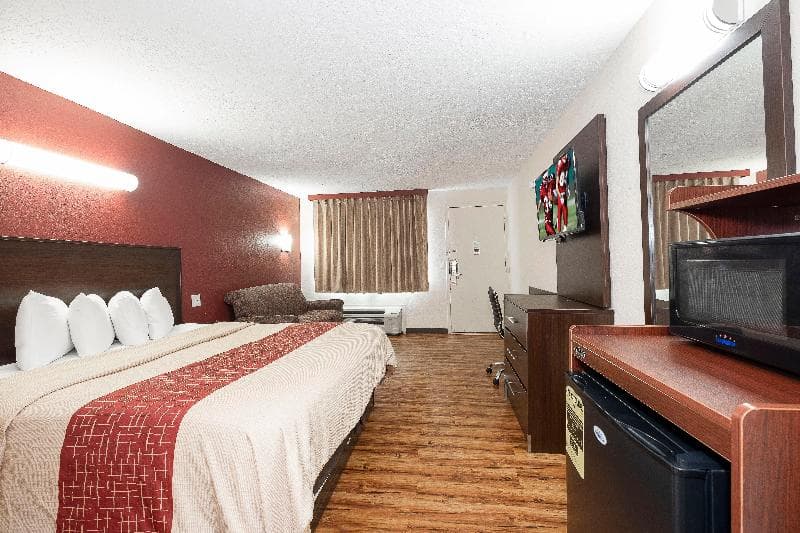 Red Roof Inn Starkville 3