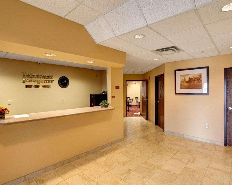Rodeway Inn & Suites 5