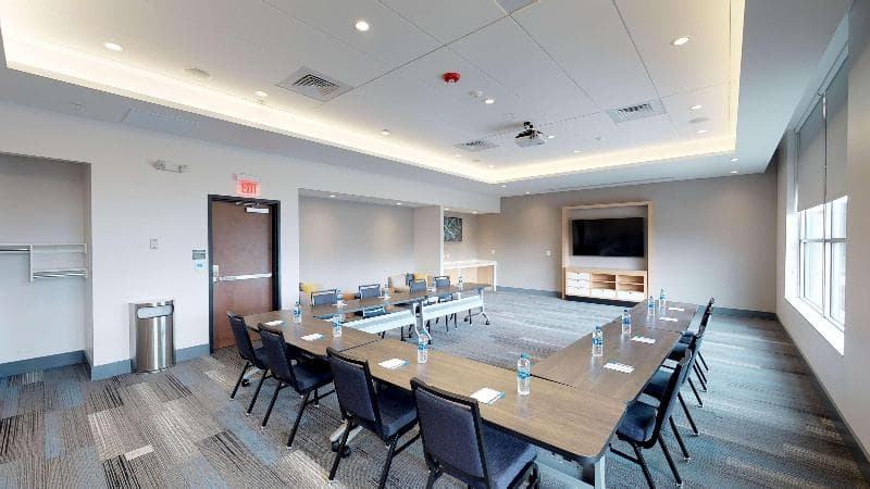 Hyatt House Oak Brook 2