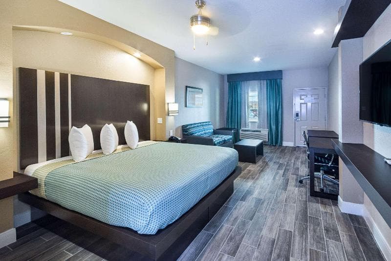 Econo Lodge Inn & Suites Houston NW-Cy-Fair 4