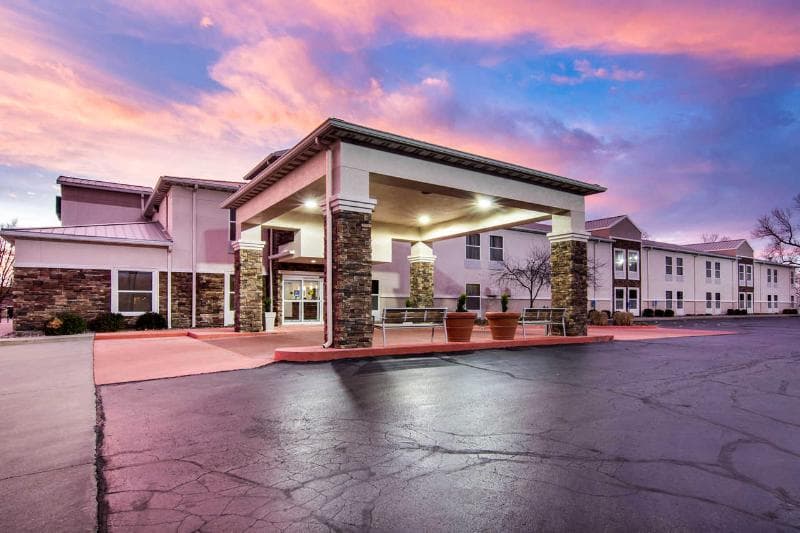 Comfort Inn & Suites Junction City - near Fort Riley 5