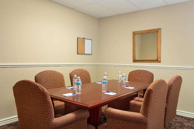 Baymont By Wyndham Wichita East main