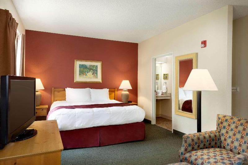 Baymont By Wyndham Wichita East 4