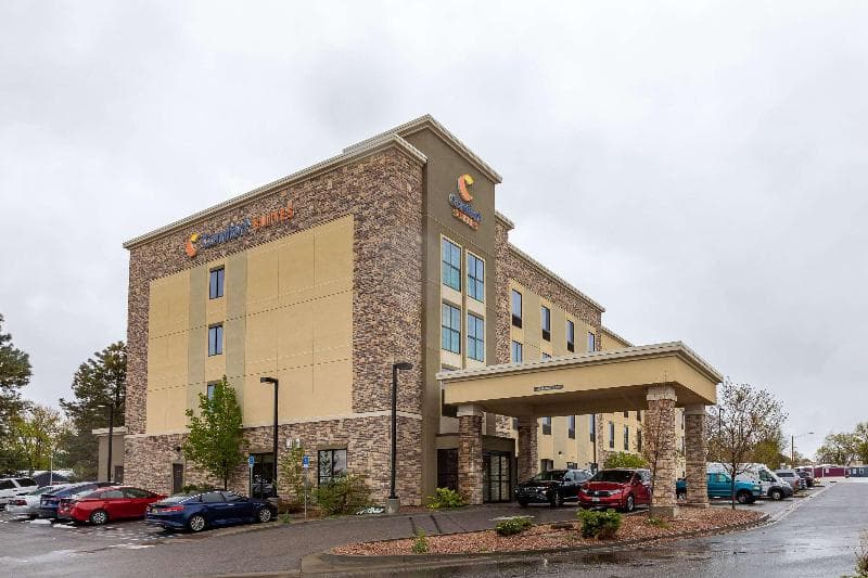 Comfort Suites Denver near Anschutz Medical Campus 2