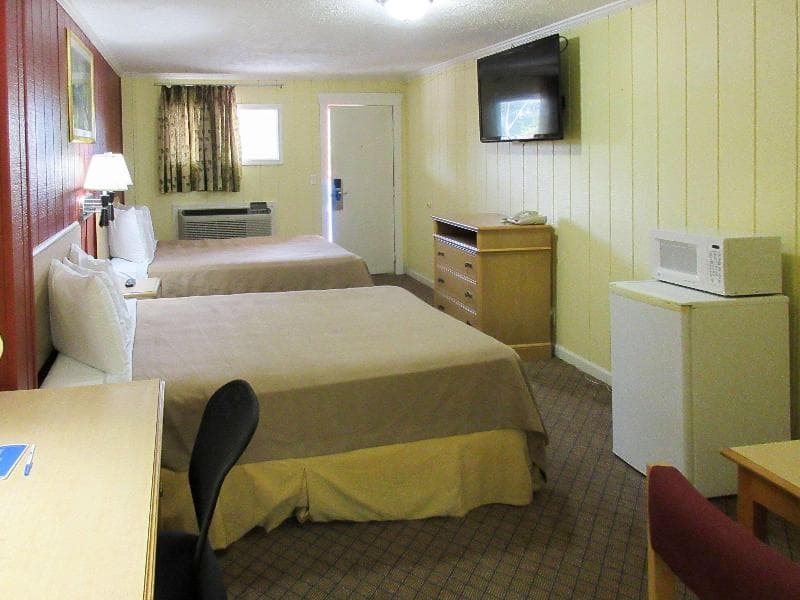 Rodeway Inn photo 1