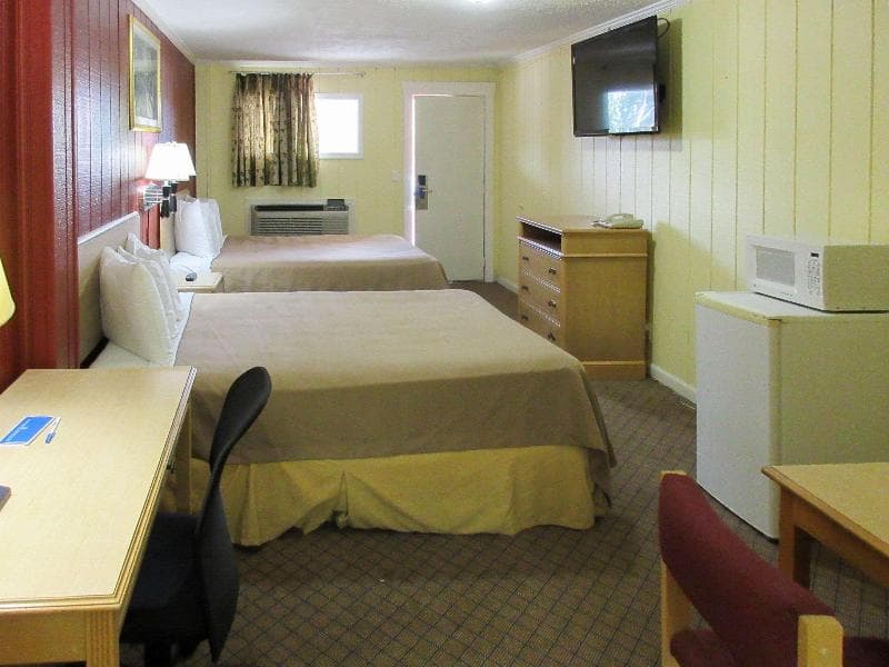 Rodeway Inn 3