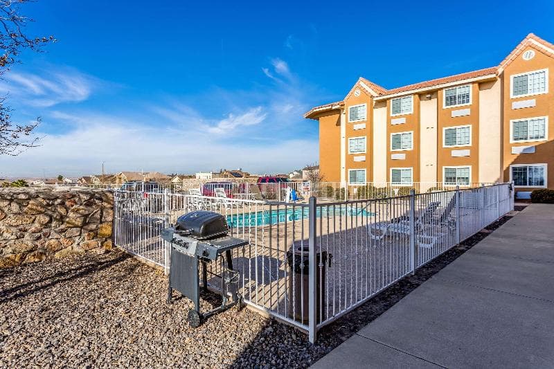 Quality Inn & Suites 4