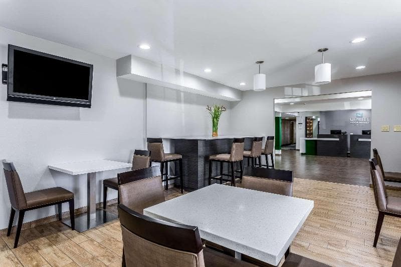 Quality Inn & Suites 5