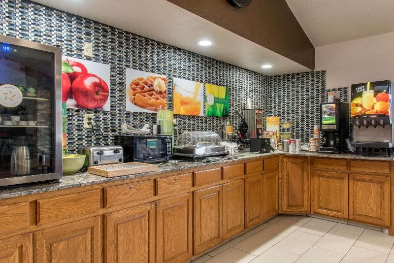 Quality Inn & Suites 2