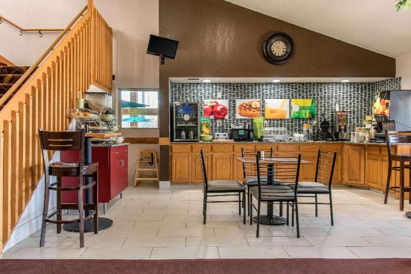 Quality Inn & Suites 5