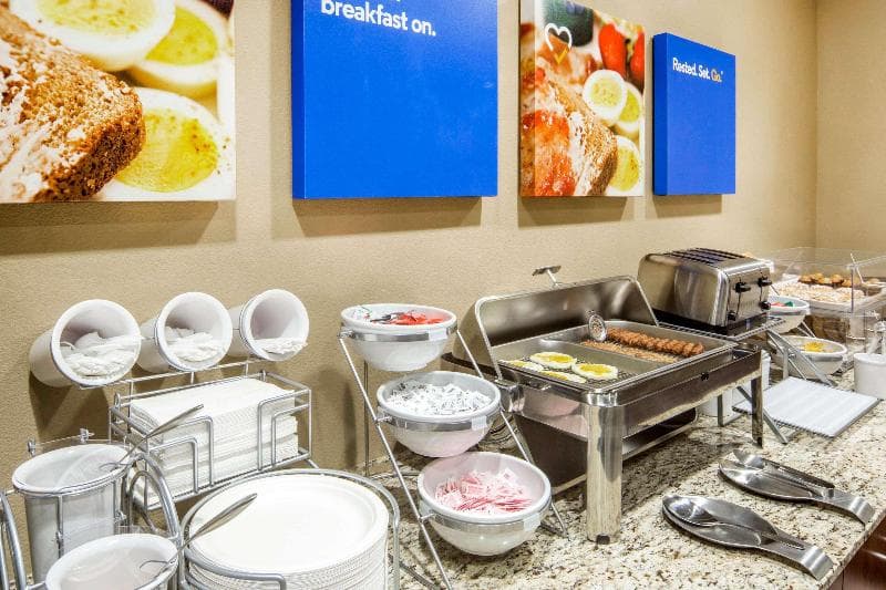 Comfort Inn & Suites 5